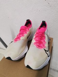 Nike Zoom Tempo NEXT% 跑步鞋