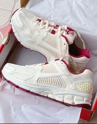 Nike Air Zoom Vomero 5 舒適 跑步鞋 白紅色