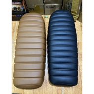 Cafe racer bread saddle Cafe racer seat