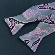 Tie House Hand Bow Taipei 25 Physical Store Black Background Pink Amoeba FS06