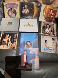 鄭少秋。注明荃CD