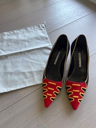 MANOLO BLAHNIK 麂皮矮跟鞋。水。二手
