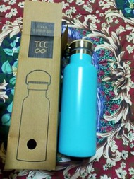 #龍年行大運 tcc  保溫瓶 Tiffany綠 500ml 環保愛地球 還有附個小把手 攜帶方便 可以保溫6小時