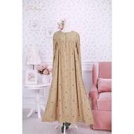 Ditsy nightgown January