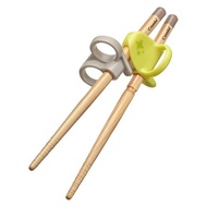 首款專為慣用右手的人設計的木筷子，萊姆（YE）