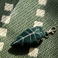 ALOCASIA FRYDEK KEYCHAIN | Keychain for bags, AirPods case, car keys