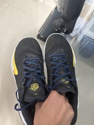Under Armour 運動鞋