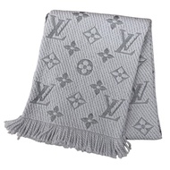 LOUIS VUITTONEcharpe Logomania 羊毛和絲綢 Monogram 流蘇圍巾，M74742，珍珠灰，義大利製造，正品，女士款，品相極佳。