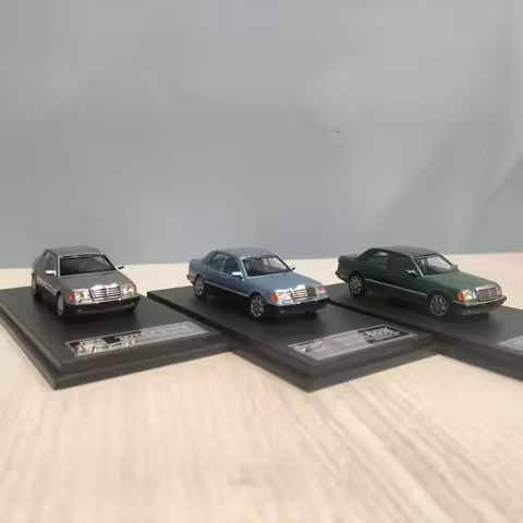 DCM Die-cast 1:64 Scale BENZ W124 500E Simulation Alloy Static Car Model