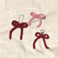 GANTUNGAN CROCHET BOW KEYCHAIN
