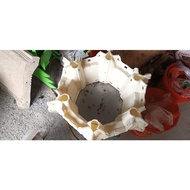 Khuôn Đổ Chậu Lục Giác Rộng 65cm Cao 60 Kèm Chân Kỷ Có Lòng Trong Hoa Văn Tùng Sen Mai