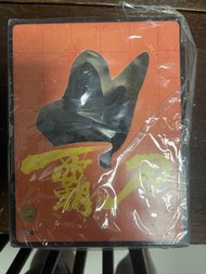 霸刀 金屬雕像