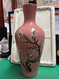candy尋寶樂園..早期花瓶--梅開五福 -- 粉紅釉 手繪白梅 --高40口直徑8