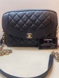 香奈兒 Chanel 黑色金扣 羊皮 流蘇相機包 戴妃包 黑卡27開 24cm