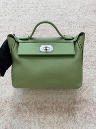 Hermes 2424 29 牛油果