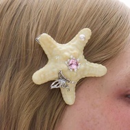 Coconut Girl" Ocean Party 3D Biodegradable Starfish Hair Clip - A versatile hair clip that makes a g