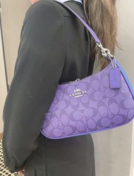 🎀Brand New Free Shipping💙Coach CA548 腋下包 斜挎包 半月包 手袋 手提包｜Color 紫色｜Size 24x13x7 cm💙配件全齊適合送禮 嚴格檢測貨品絕對完美