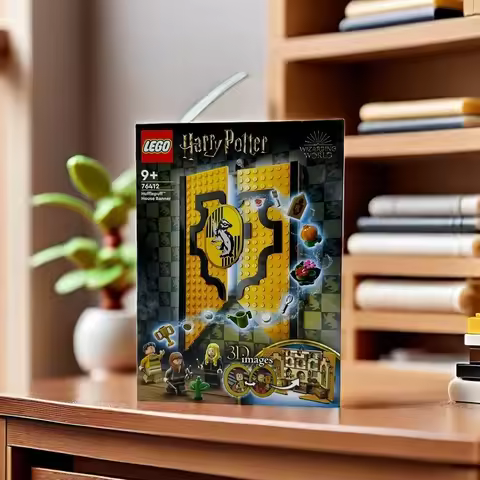 76412 LEGO Harry Potter Hufflepuff House Banner Hogwarts Castle Common Room, Building Set with 3 Min
