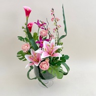 Akara Dokmaii | Artificial Pink Flower Vase