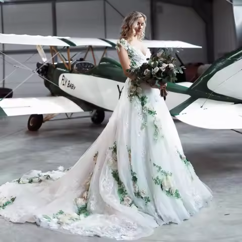 Pretty Garden Bloom Wedding Gowns Green 3D Flower A-line Long Bridal Dresses Delicate Appliques Lace