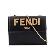 FENDI 金屬Logo 小牛皮附鏈帶三折短夾（黑色） _廠商直送