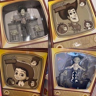 現貨🔆香港迪士尼代購 🎡Woody 胡迪/ Jessi 翠絲 電視 黑白公仔 娃娃