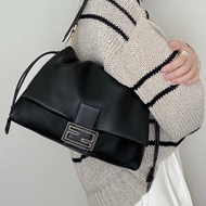 Fendi Bag Fendi Mamma Baguette Baguette Baguette Baguette 24 Brand New Fendi Baguette FENDI Drawstri