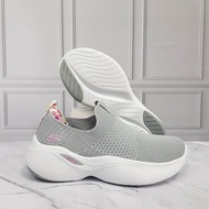 SKECHERS ARCH FIT INFINITY/SEPATU SLIP ON WANITA/SEPATU SKECHERS WANITA