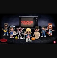 英美貨預訂 (❓盲盒隨機抽❓) 🍕YuMe: Stranger Things 怪奇物語🏚️Upside Down Capsule Series ( 80s TV box style ) (Hallow