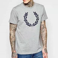 FRED PERRY FRED PERRY ข้าวสาลีหูคอกลมโลโก้ขนาดใหญ่เสื้อยืดพิมพ์คอกลมคอกลม