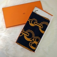 Hermès 愛馬仕 流蘇邊雙面羊絨圍巾