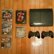 PS3主機 ＋ 兩個手掣 ＋ 連5隻games