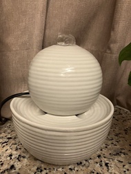 白色陶瓷流水噴泉擺設