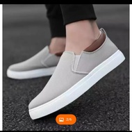 sepatu sneakers slip on pria sepatu cowok keren buat gaya spatu cw cowok sepatu murah cod/Sepatu sne