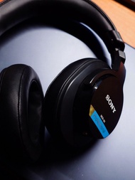 Sony MDR-M1 封閉式監聽耳機