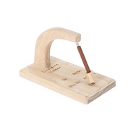LIBRA Decision Maker Decision-makers carve oak woodcrafts