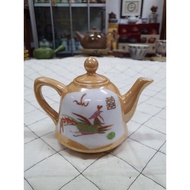 antique tea pot 7cm x 8cm