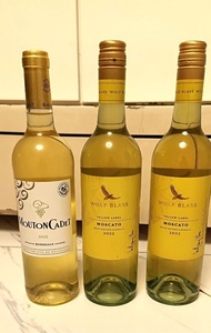 白酒 $80/3支Mouton Cadet & Wolf Blass Moscato Wines