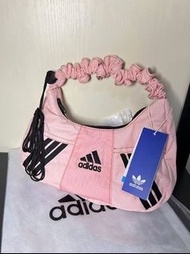 Adidas 粉色雲朵包（小號）