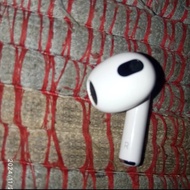 Earpiace Airpods gen 3 original. second unit only hanya sebelah kanan (R) saja, kondisi normal dan m