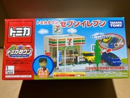 （Tomy超合金車仔 7-11系列）100％ 全新罕有 懷舊絕版 Takara Tomy 2008年製造 超合金車仔 情景建築物 可愛 Seven Eleven 7-11 限定品 連 制服員工（只出售