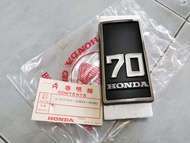 โลโก้หน้า แท้ใหม่ ญี่ปุ่น Honda 70 C70 C700 ตัวนอก 64330-GB0-930