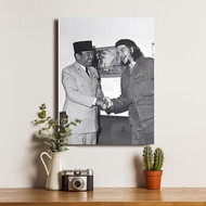 Poster Ir Soekarno Che Guevara Salaman - Dekorasi Hiasan Dinding Kayu