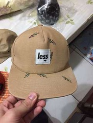 Less 帽子