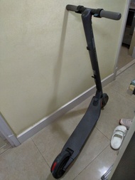 Ninebot ES2  電動滑板車 Segway  Electric Scooter