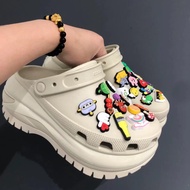 รองเท้าแตะผู้หญิง Crocs Classic MEGA CRUSH SANDAL รองเท้าผู้หญิงแบบรัดส้น รองเท้าแตะลำลอง รองเท้า cr