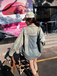 เสื้อเชิ้ตยีนส์หลวมๆ สไตล์อเมริกันย้อนยุคสำหรับผู้หญิง Aviva on Earth ฤดูใบไม้ผลิ 2025 คอโปโล แขนยาว