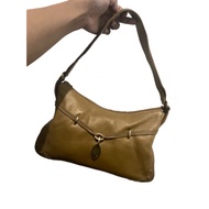 Preloved ESQUIRE Hobo shoulder Bag Korean style Seamless Gold Leather Party shoulder Bag