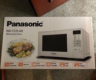 Brand New Panasonic NN-ST25JW 20L Grill Microwave Oven 800W. Local SG Stock and warranty !!
