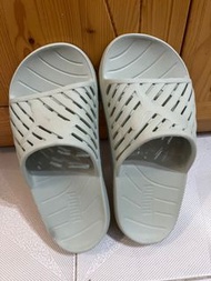 Nike拖鞋